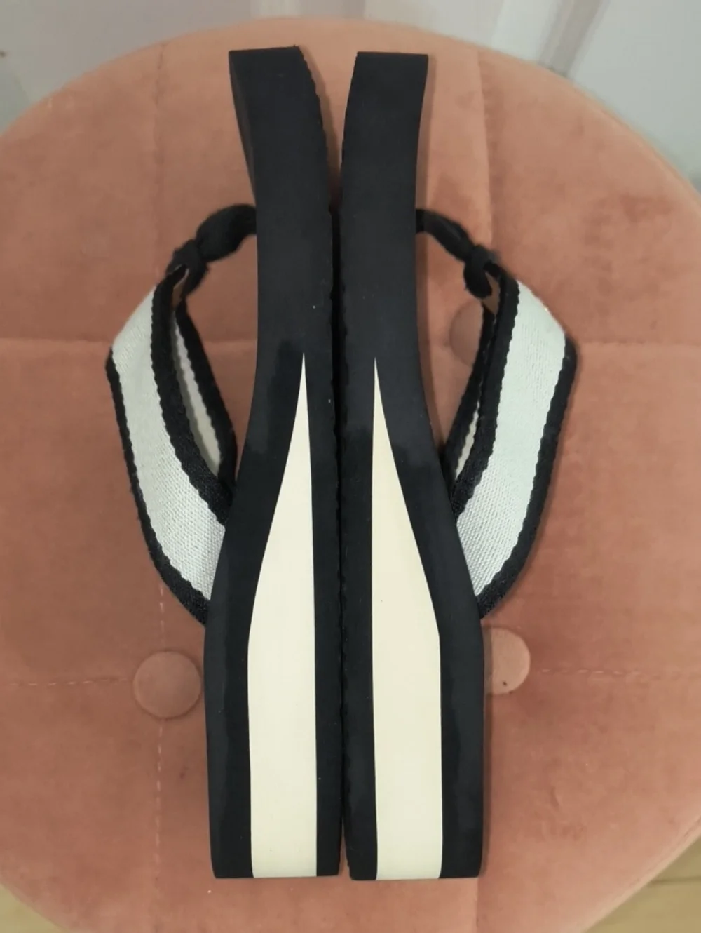 Tory Burch Frankie Wedge Gold Emblem Sandal Size 8